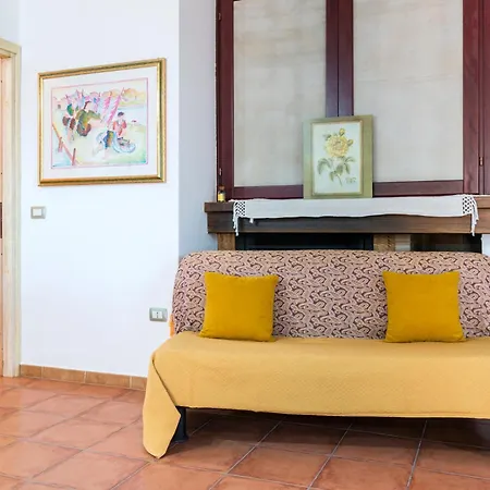 Rustico Degli Ulivi דירה אורוסיי